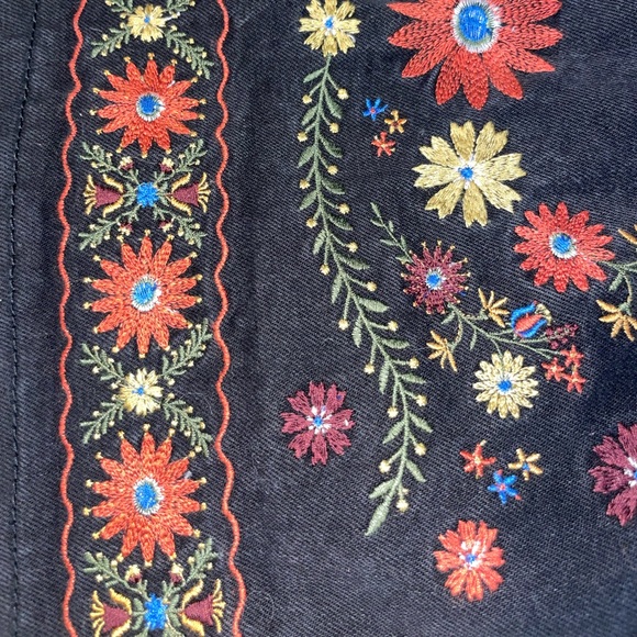 Embroidered Jean Skirt🌼 - Picture 9 of 12